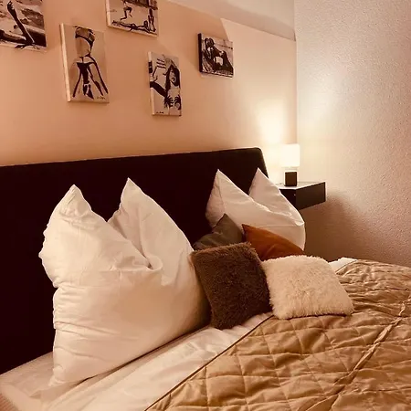 Charmante Ferienwohnung In Dresden Striesen - Frau Pie Appartement Exterior photo